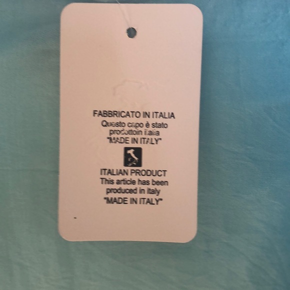 Gorgeous silky blouse - Picture 4 of 6